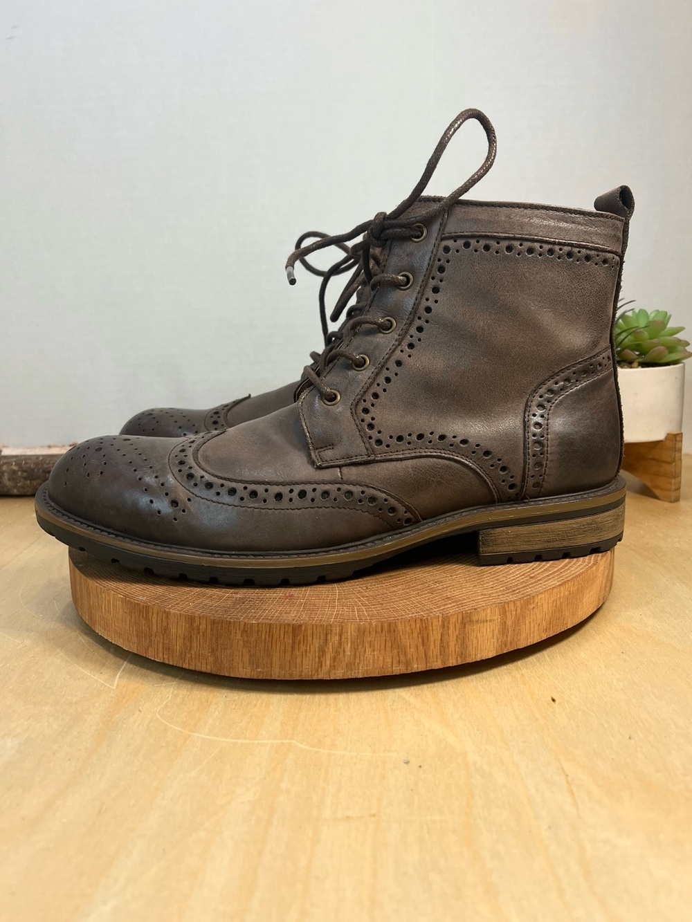 Steve Madden Men's Sprocket Wingtip Brogue Boots - Taupe Leather Size 9.5